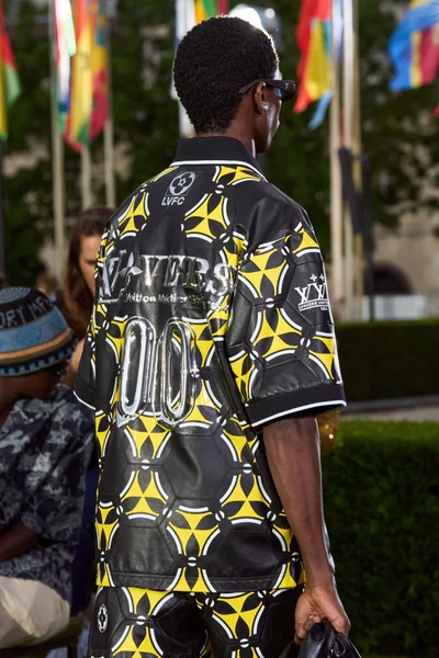 Look 221